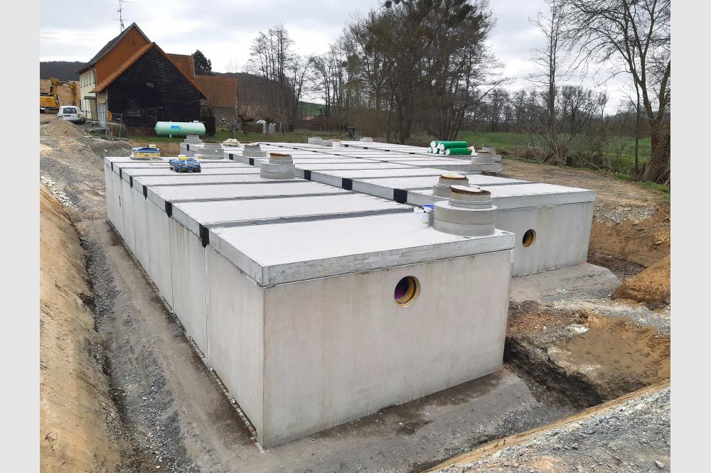 Qualit&auml;tssicherung bei der Stra&szlig;enentw&auml;sserung durch Absetzanlagen nach RiStWag und RALGZ 693