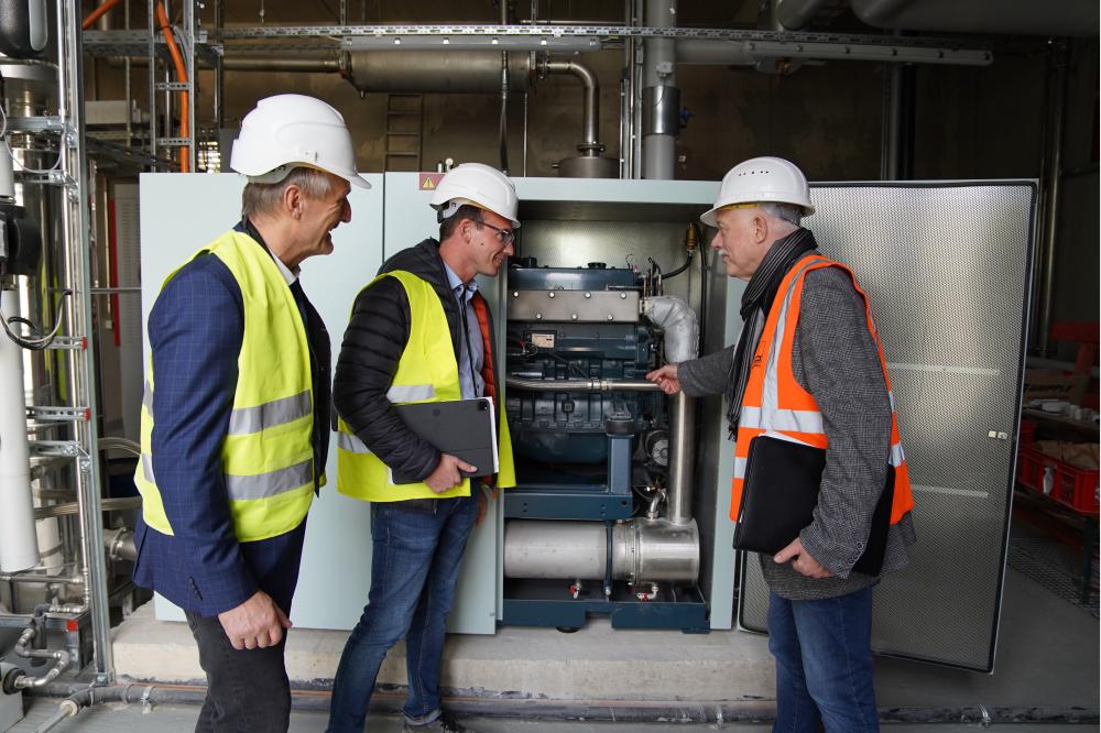 Nahw&auml;rmenetz im Regensburger Viertel in Betrieb genommen