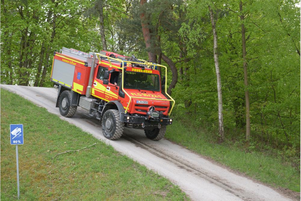 Mercedes-Benz Special Trucks präsentiert innovatives Tanklöschfahrzeug für Waldbrandbekämpfung und Katastropheneinsatz