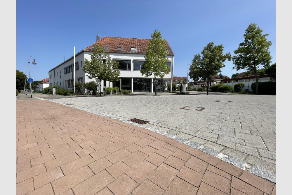 Neues Pflaster zum Jubiläum