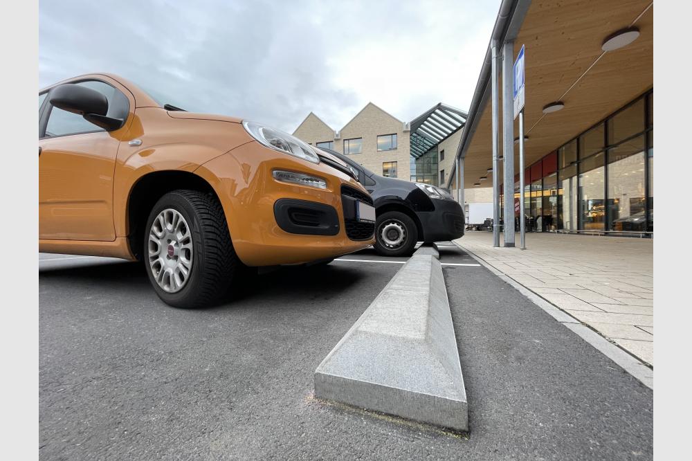 Fahrbahntrennstein aus Beton