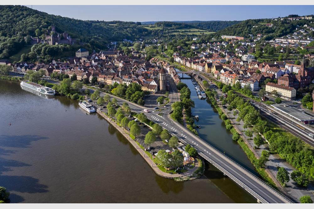 Smart-Mobility-Projekt in Wertheim: schrankenfrei und flie&szlig;end am Main parken