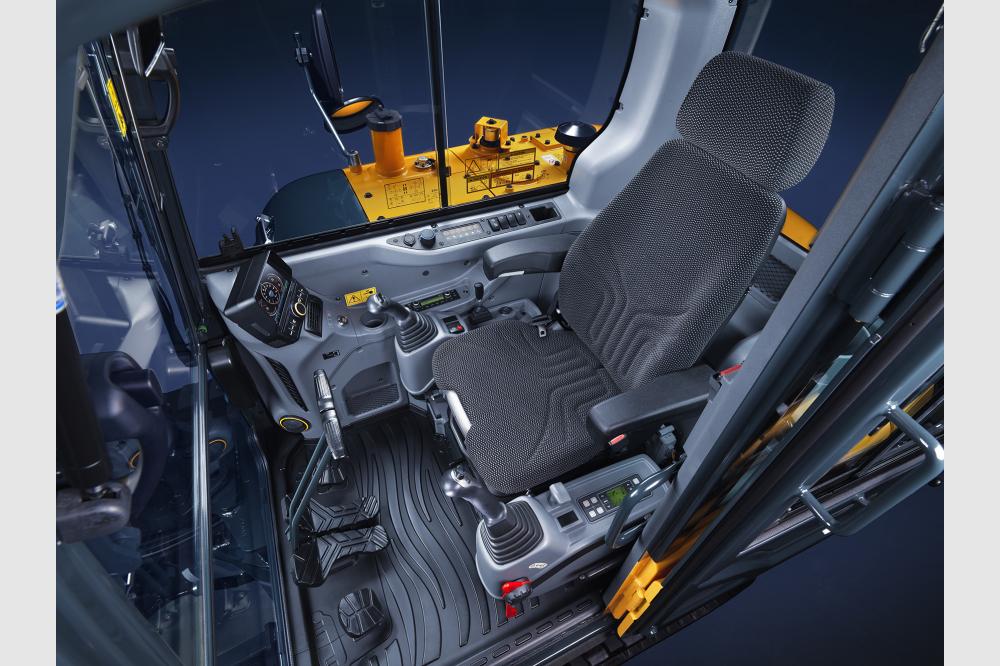 Midi-Mobil und Raupenbagger modernisiert