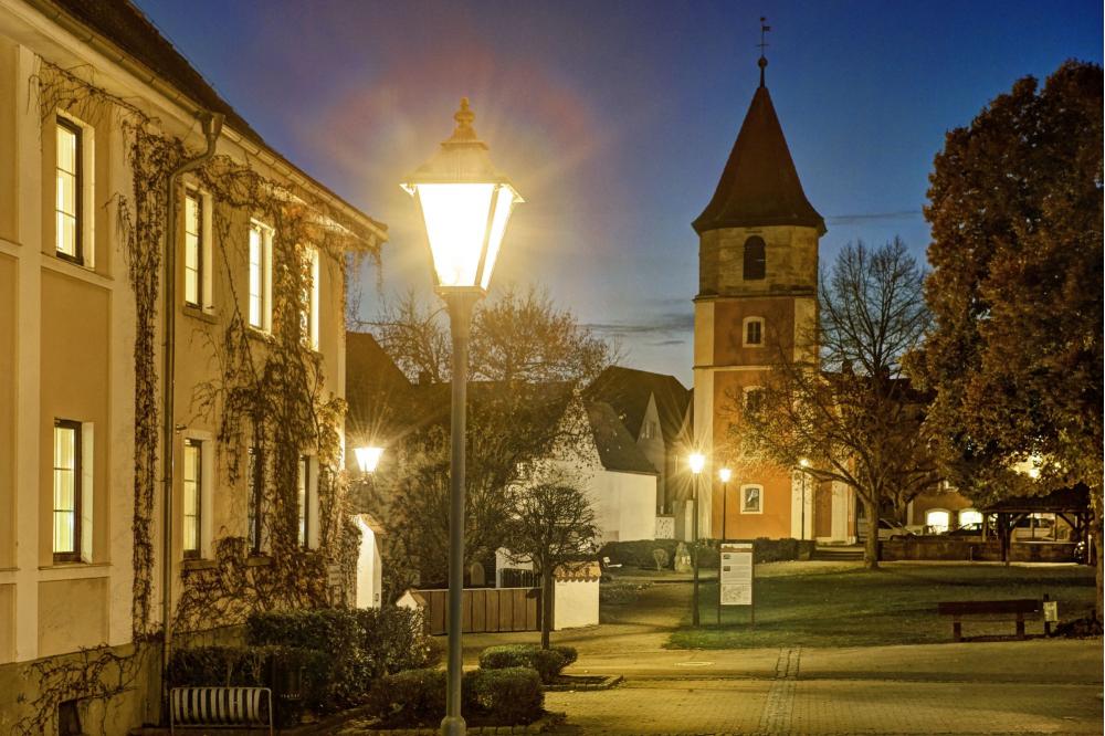 Stra&szlig;enbeleuchtung: Kommunen sparen mit LED-Leuchten pro Jahr &uuml;ber 9.600 Tonnen CO₂ ein