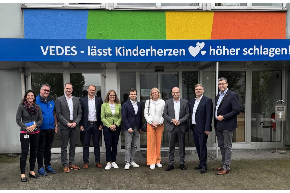 &bdquo;Landrat im Dialog mit Unternehmern vor Ort&ldquo;: Dr. Martin Sommer besucht VEDES Logistik in Lotte