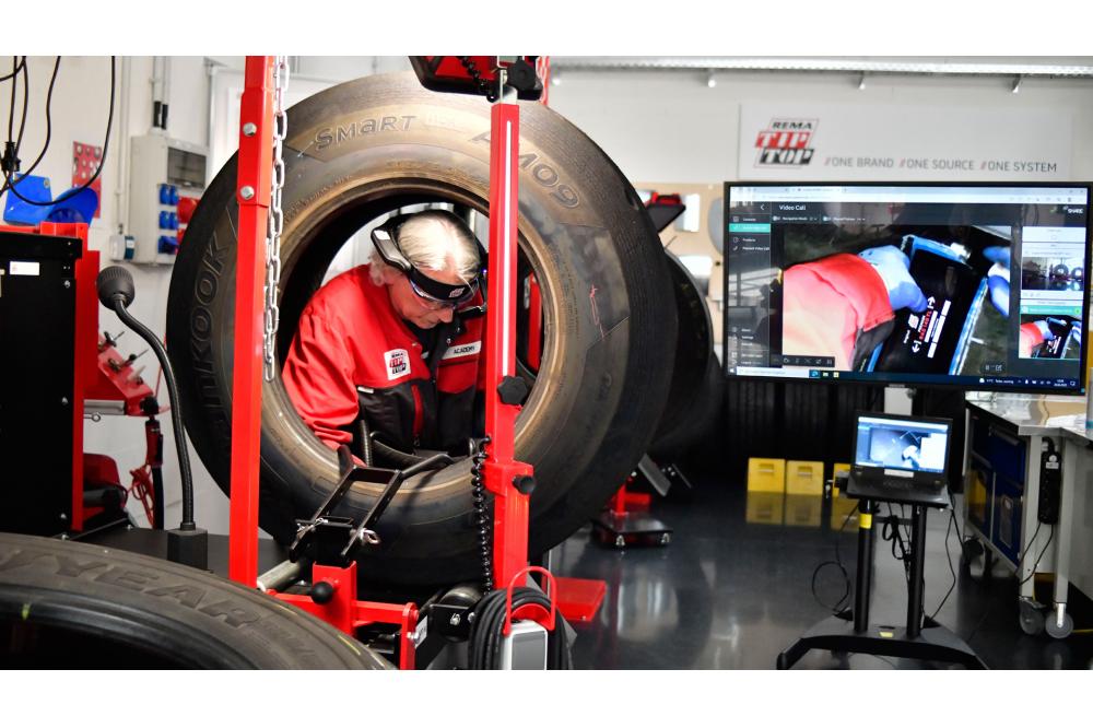 AZuR-Partner erm&ouml;glichen die sichere Verl&auml;ngerung der Laufleistung von Reifen per Reparatur und Nachschneiden