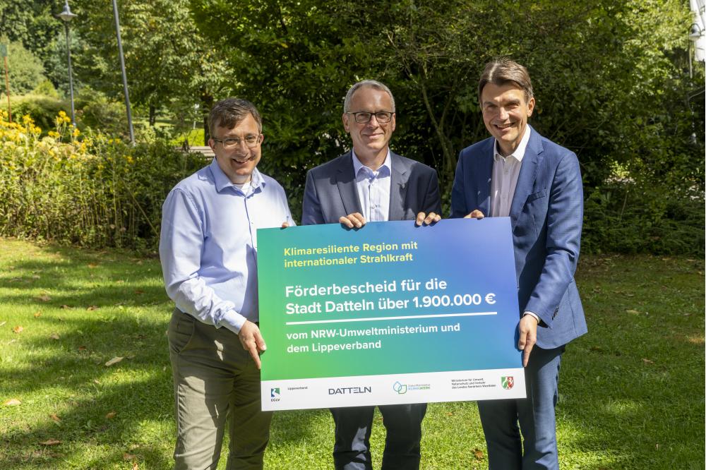 Begr&uuml;nte Fassaden und Wasserspeicher wappnen Rathaus gegen Auswirkungen des Klimawandels