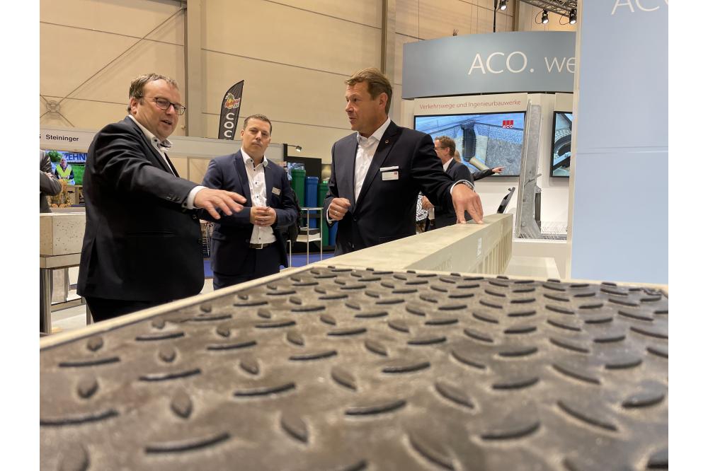 Infrastruktur neu denken. Wasser sicher lenken.