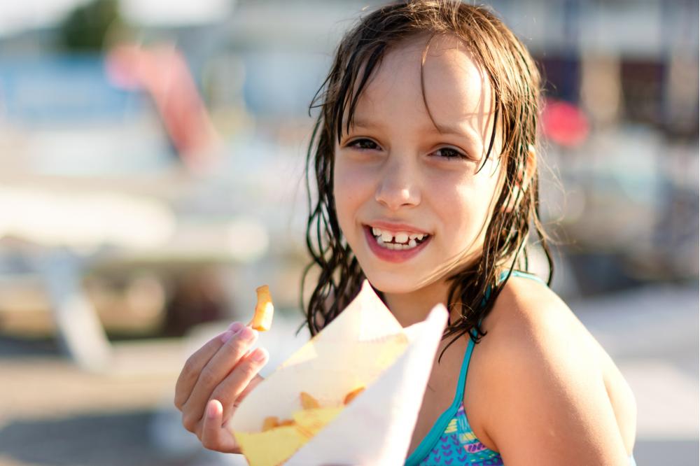 „RespektPommes“ macht bundesweit Wellen – NEW übergibt an die DGfdB