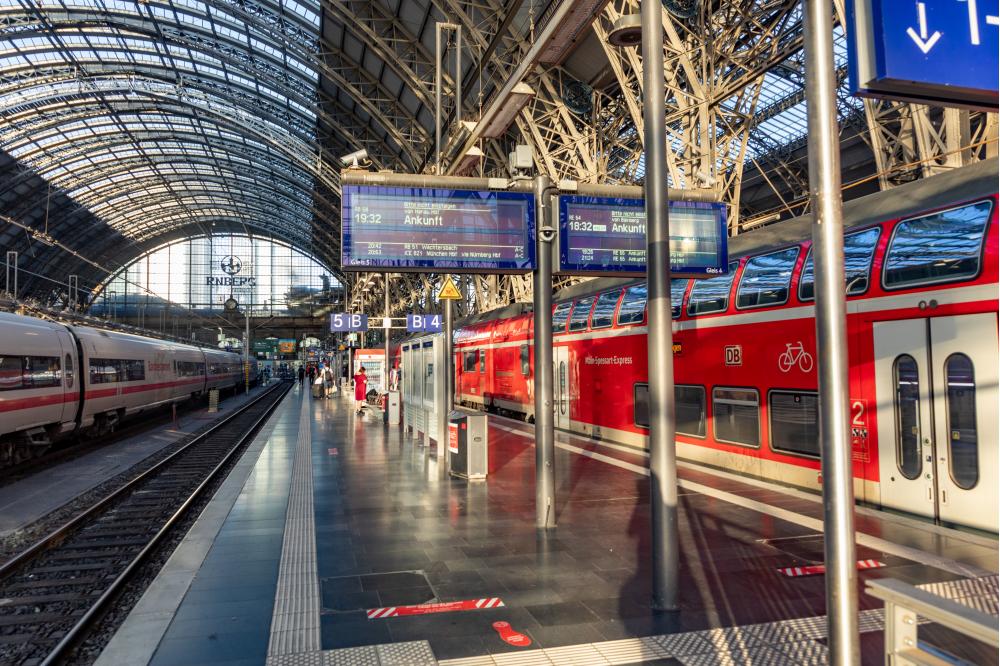 Zwei Jahre Deutschland-Ticket: Mehr Menschen nutzen dauerhaft Bus und Bahn