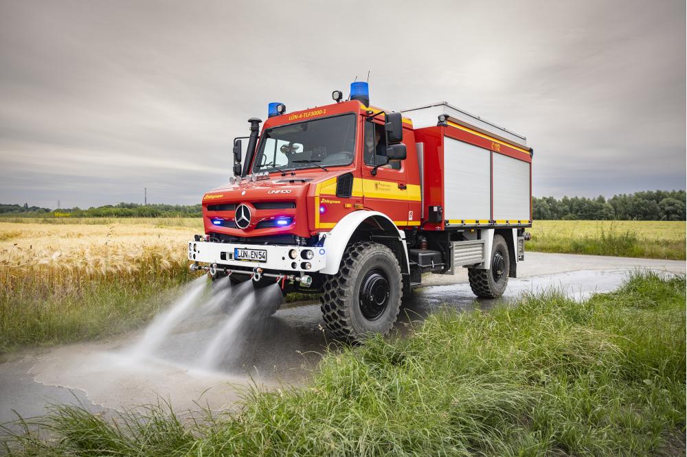 Meister der Elemente: Feuerwehr Lünen mit Unimog gewappnet für Brände, Hochwasser und Sturmereignisse