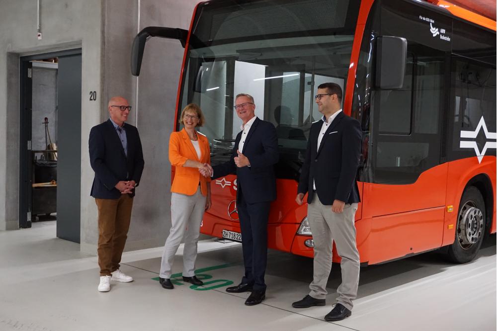 Daimler Buses Schweiz AG elektrifiziert Busdepot der Sihltal Zürich Uetliberg Bahn SZU AG