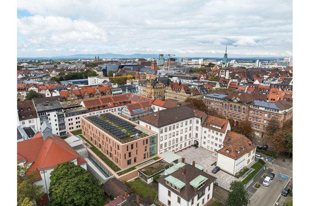 Architektonische Raffinesse mit Raffstoren 