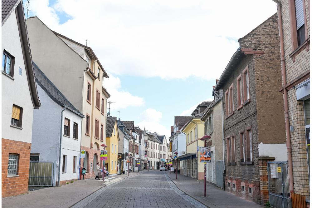 Neues Fugenmaterial soll Pflasterfl&auml;chen langfristig stabilisieren